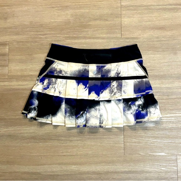 RARE Lululemon Pace Setter Skort, Milky Way Print Black Pigment Blue Size 4 - Picture 5 of 6